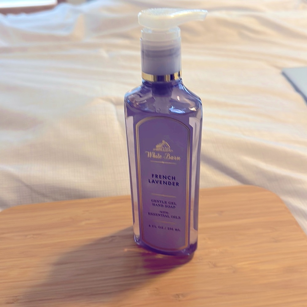 French lavender - gentle gel hand soap, with essential oils.